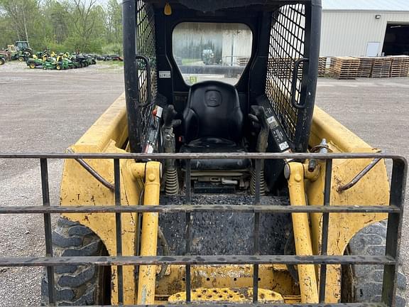 Image of John Deere 240 Series II equipment image 2
