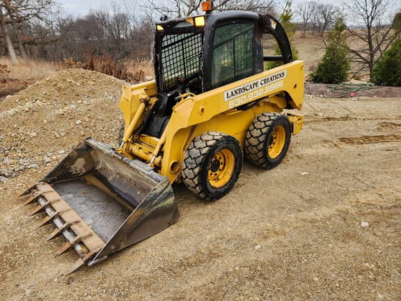 Image of John Deere 240 Series II Image 0