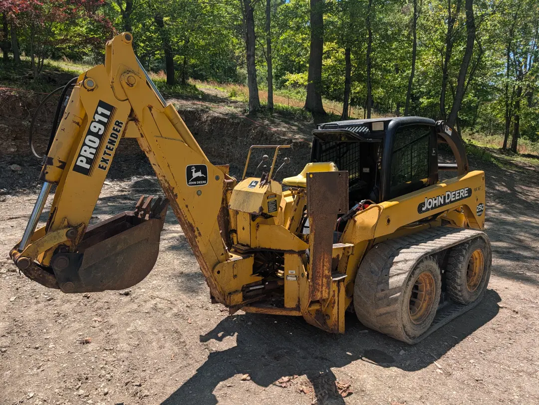 Image of John Deere 250 Series II Primary image