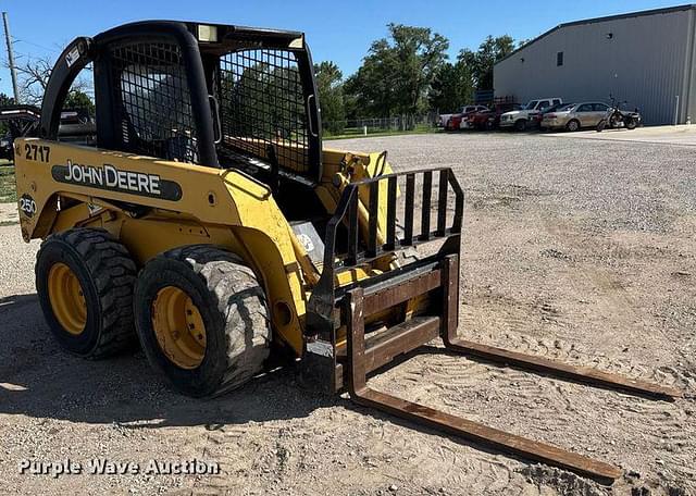 Image of John Deere 250 equipment image 2