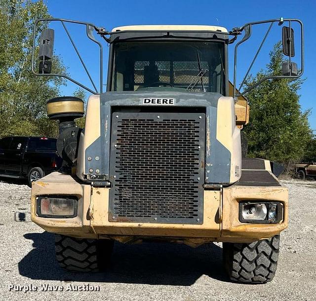 Image of John Deere 250D equipment image 1