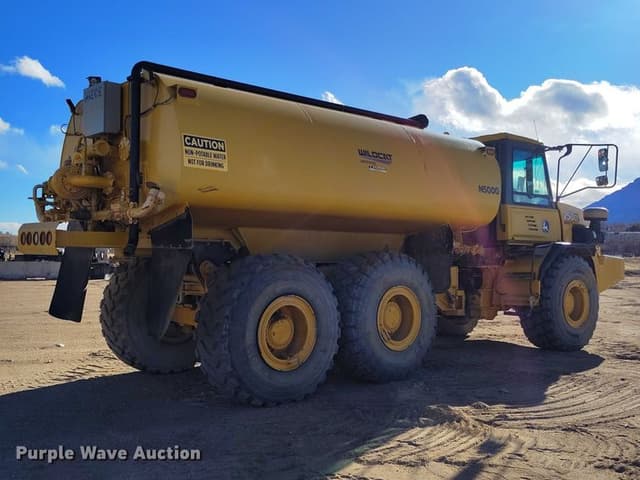 Image of John Deere 250D equipment image 4