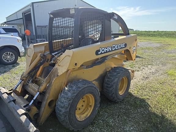 Image of John Deere 260 Series II equipment image 3