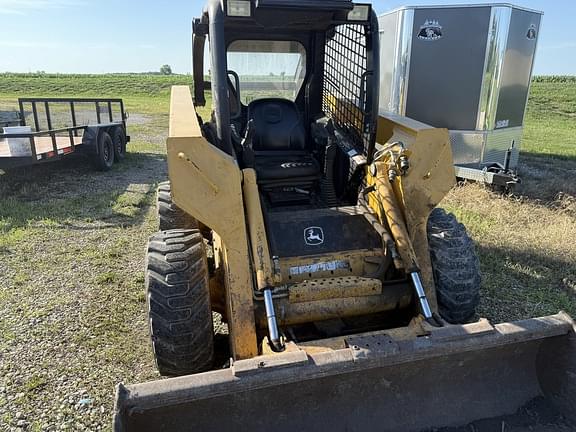 Image of John Deere 260 Series II equipment image 2