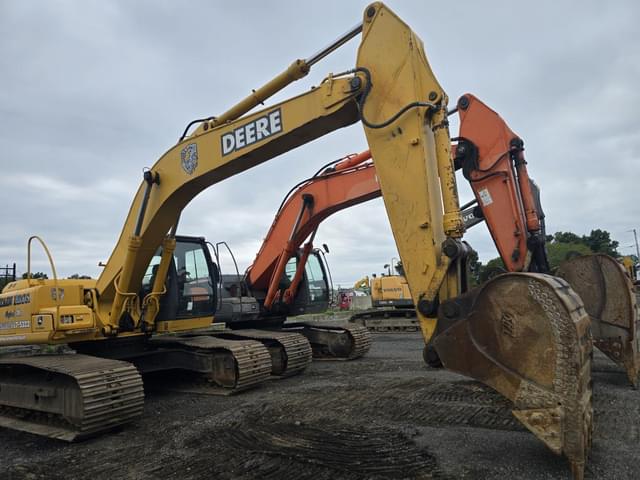 Image of John Deere 270 equipment image 2