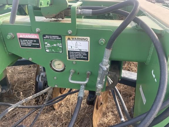 Image of John Deere 2700 equipment image 2