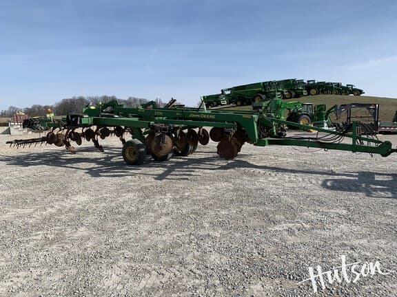 Image of John Deere 2700 equipment image 3