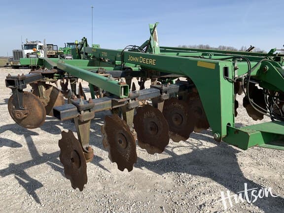 Image of John Deere 2700 equipment image 4