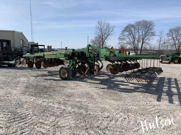 Image of John Deere 2700 equipment image 1