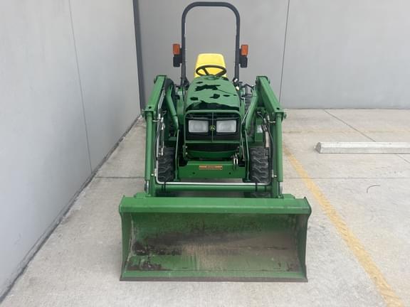 Image of John Deere 4110 equipment image 2