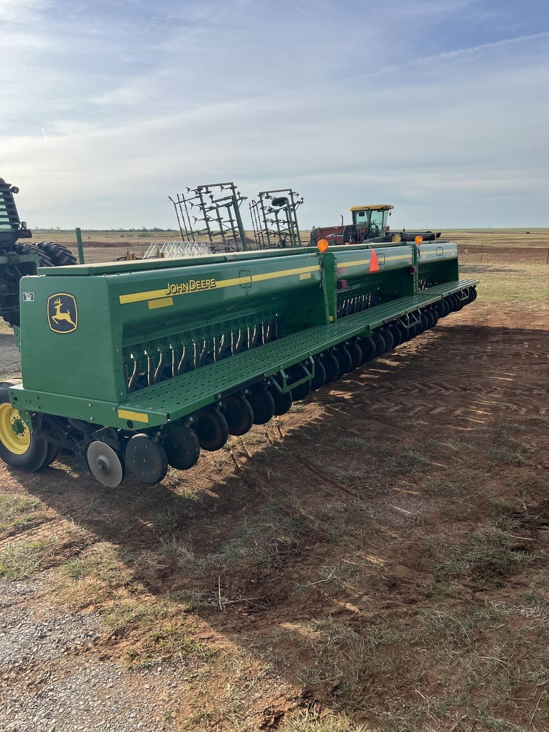 Image of John Deere 455 Image 1
