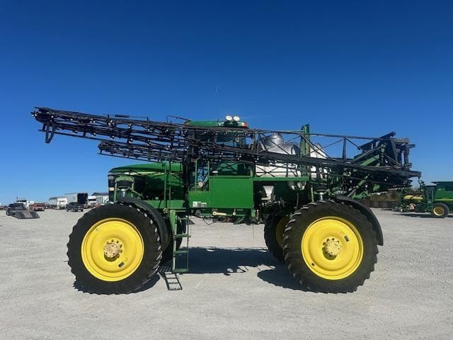 Image of John Deere 4710 equipment image 1