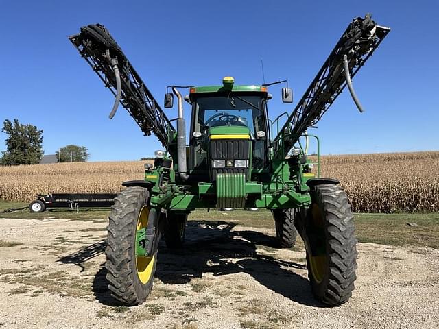 Image of John Deere 4710 equipment image 1