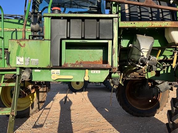 Image of John Deere 4710 equipment image 3