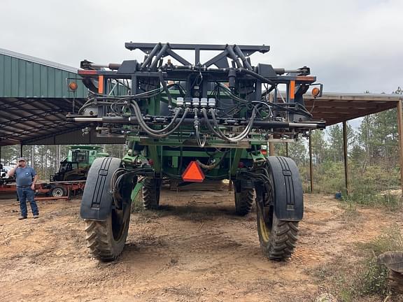 Image of John Deere 4710 equipment image 2