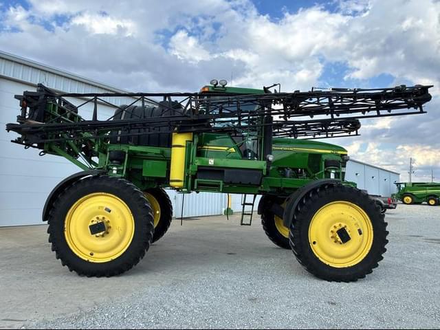 Image of John Deere 4710 equipment image 2