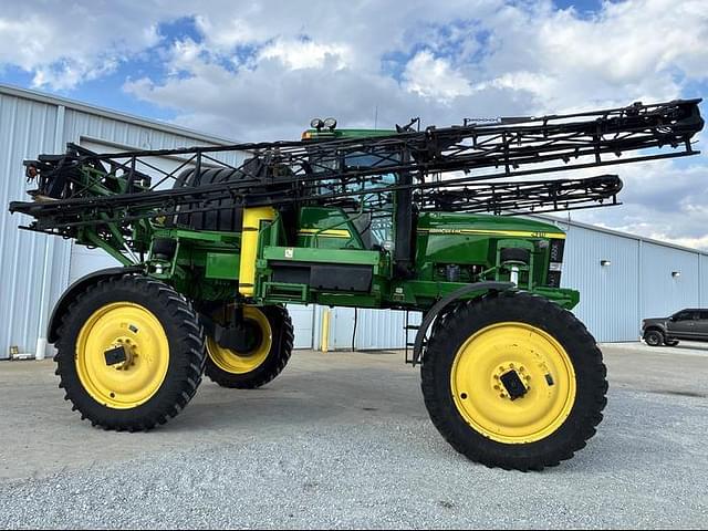 Image of John Deere 4710 equipment image 1