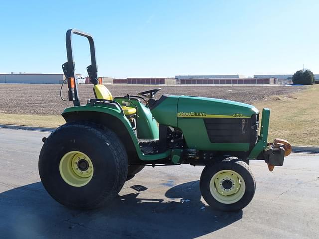 Image of John Deere 4710 equipment image 3