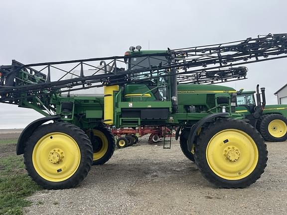 Image of John Deere 4710 equipment image 2