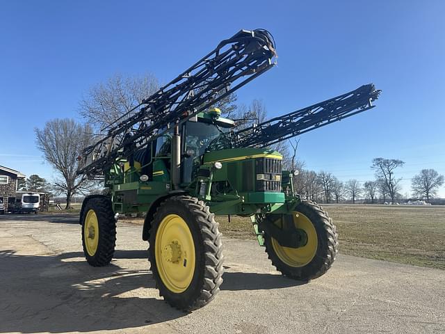 Image of John Deere 4710 equipment image 1