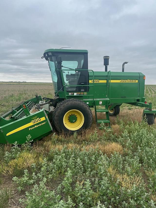 Image of John Deere 4895 equipment image 2