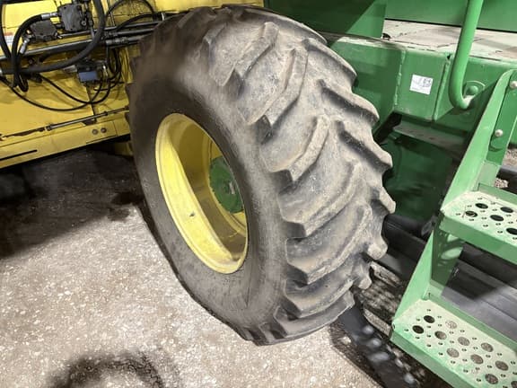 Image of John Deere 4895 equipment image 2