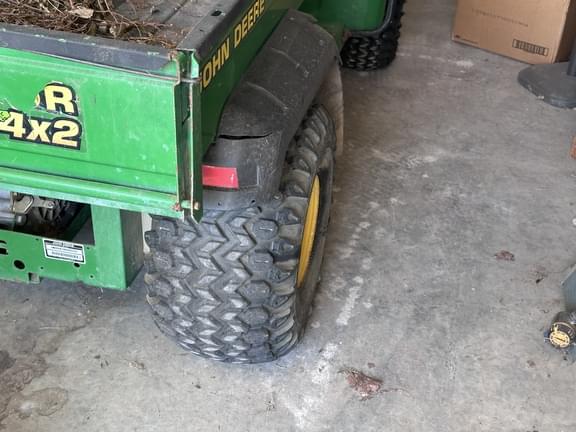 Image of John Deere Gator 4X2 equipment image 3