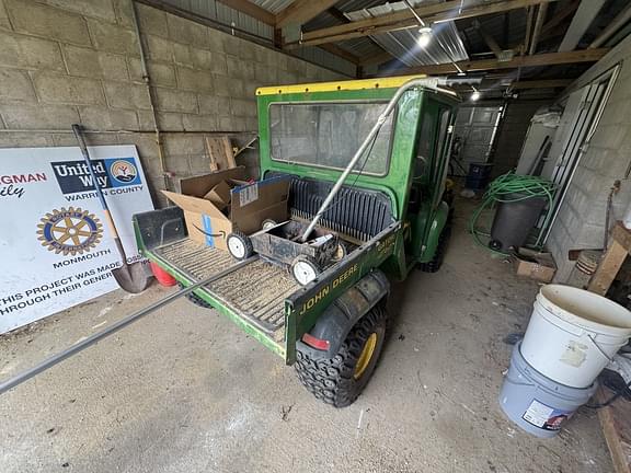 Image of John Deere Gator 4X2 equipment image 2