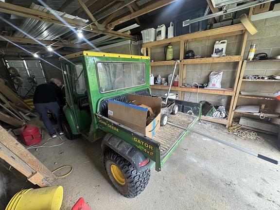 Image of John Deere Gator 4X2 equipment image 3