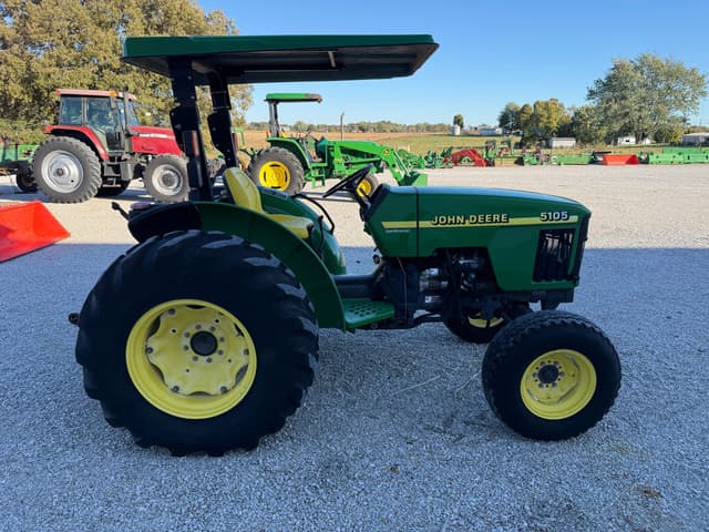 Image of John Deere 5105 equipment image 1