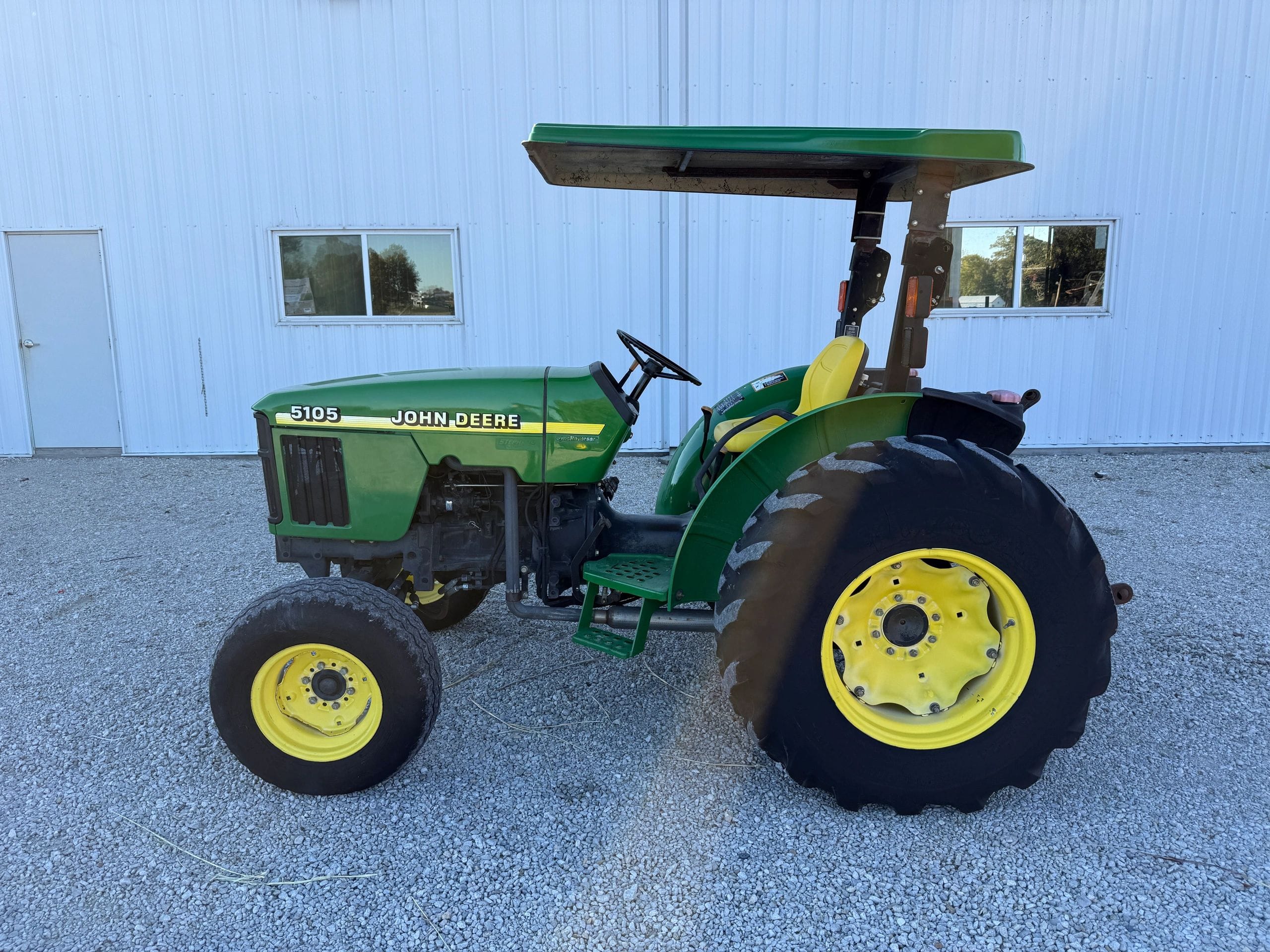 2003 John Deere 5105 Equipment Image0