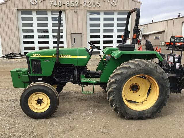 Image of John Deere 5203 equipment image 3