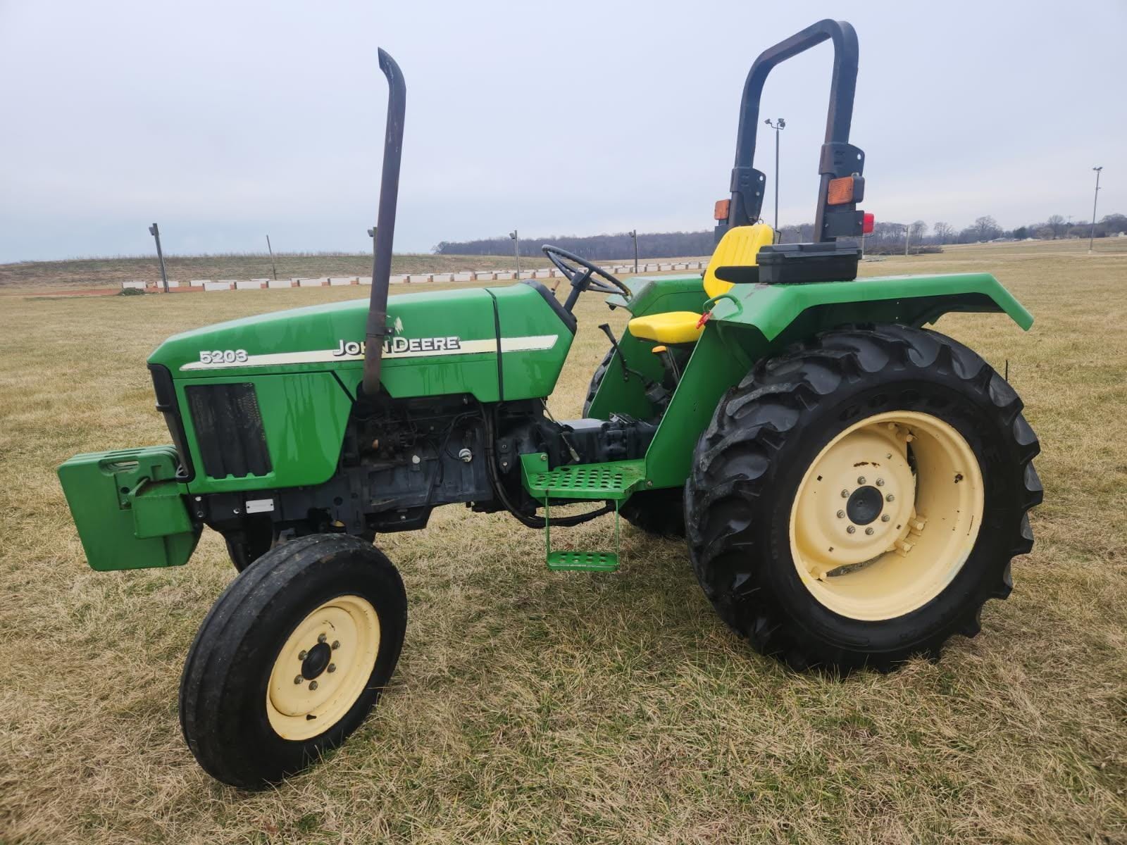 2003 John Deere 5203 Equipment Image0