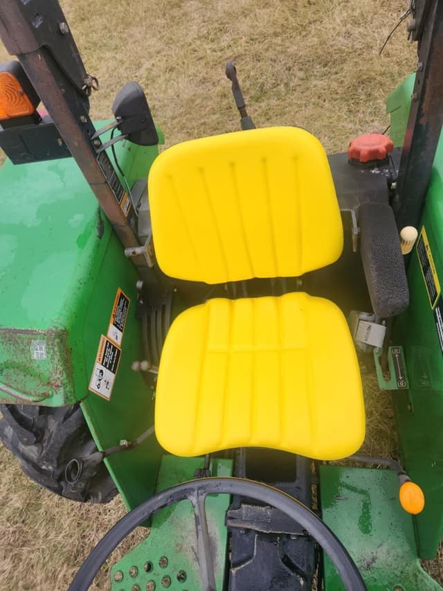 Image of John Deere 5203 equipment image 4