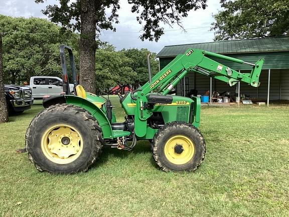 Image of John Deere 5205 equipment image 3