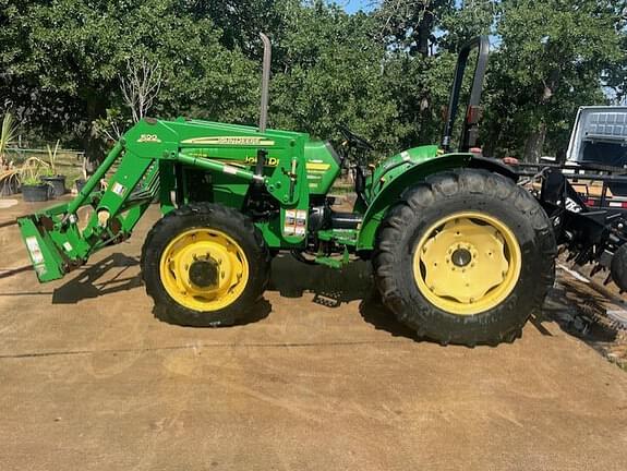 Image of John Deere 5205 Primary image