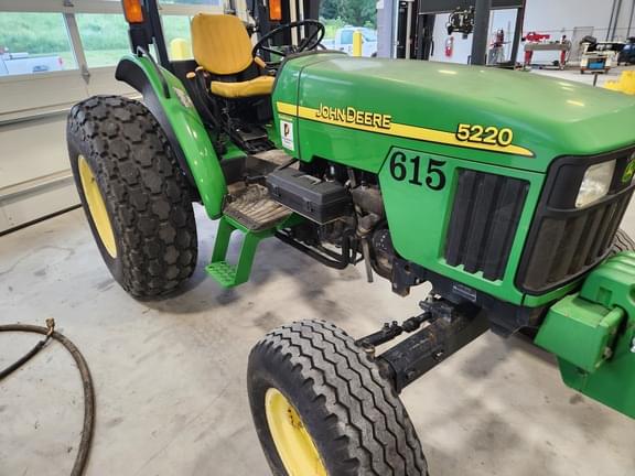 Image of John Deere 5220 Primary image