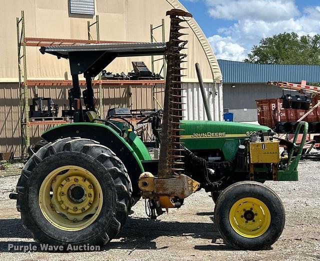 Image of John Deere 5220 equipment image 3
