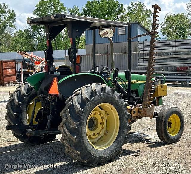 Image of John Deere 5220 equipment image 4