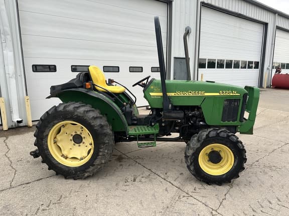 Image of John Deere 5320N equipment image 2