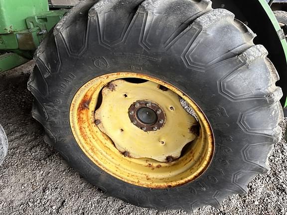 Image of John Deere 5420 equipment image 3