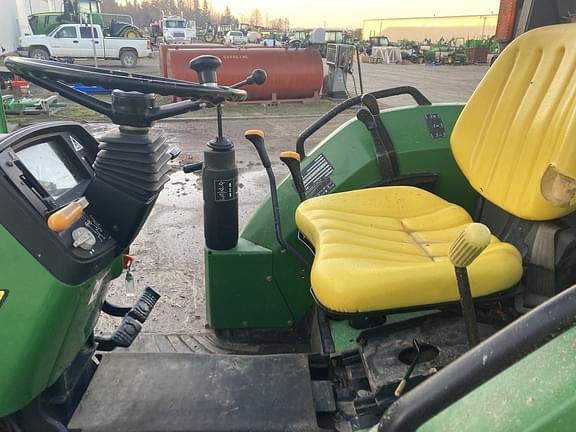 Image of John Deere 5420 equipment image 4