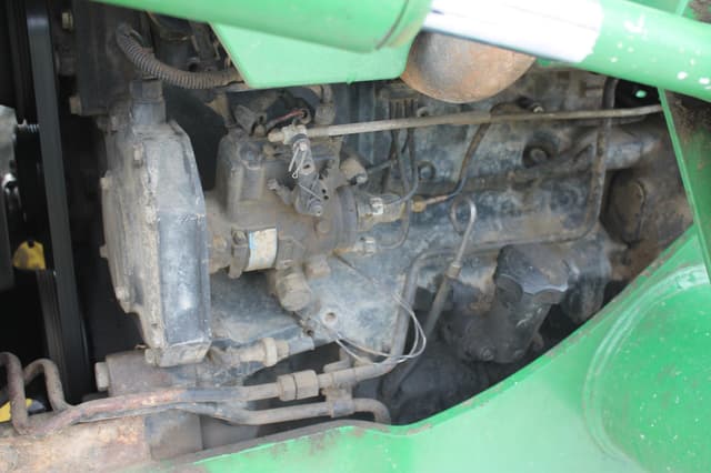 Image of John Deere 5420 equipment image 4
