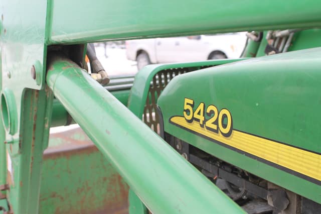 Image of John Deere 5420 equipment image 3