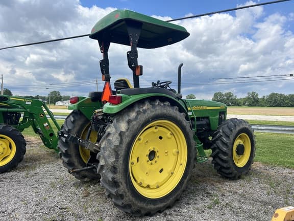 Image of John Deere 5520 equipment image 4