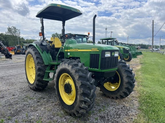 Image of John Deere 5520 equipment image 1