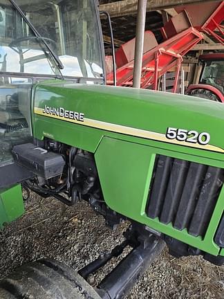 Image of John Deere 5520 equipment image 4