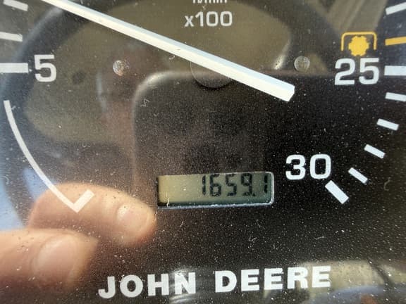 Image of John Deere 5520 equipment image 3