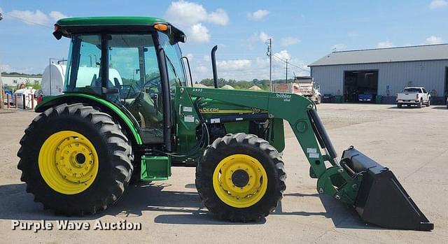 Image of John Deere 5520 equipment image 3