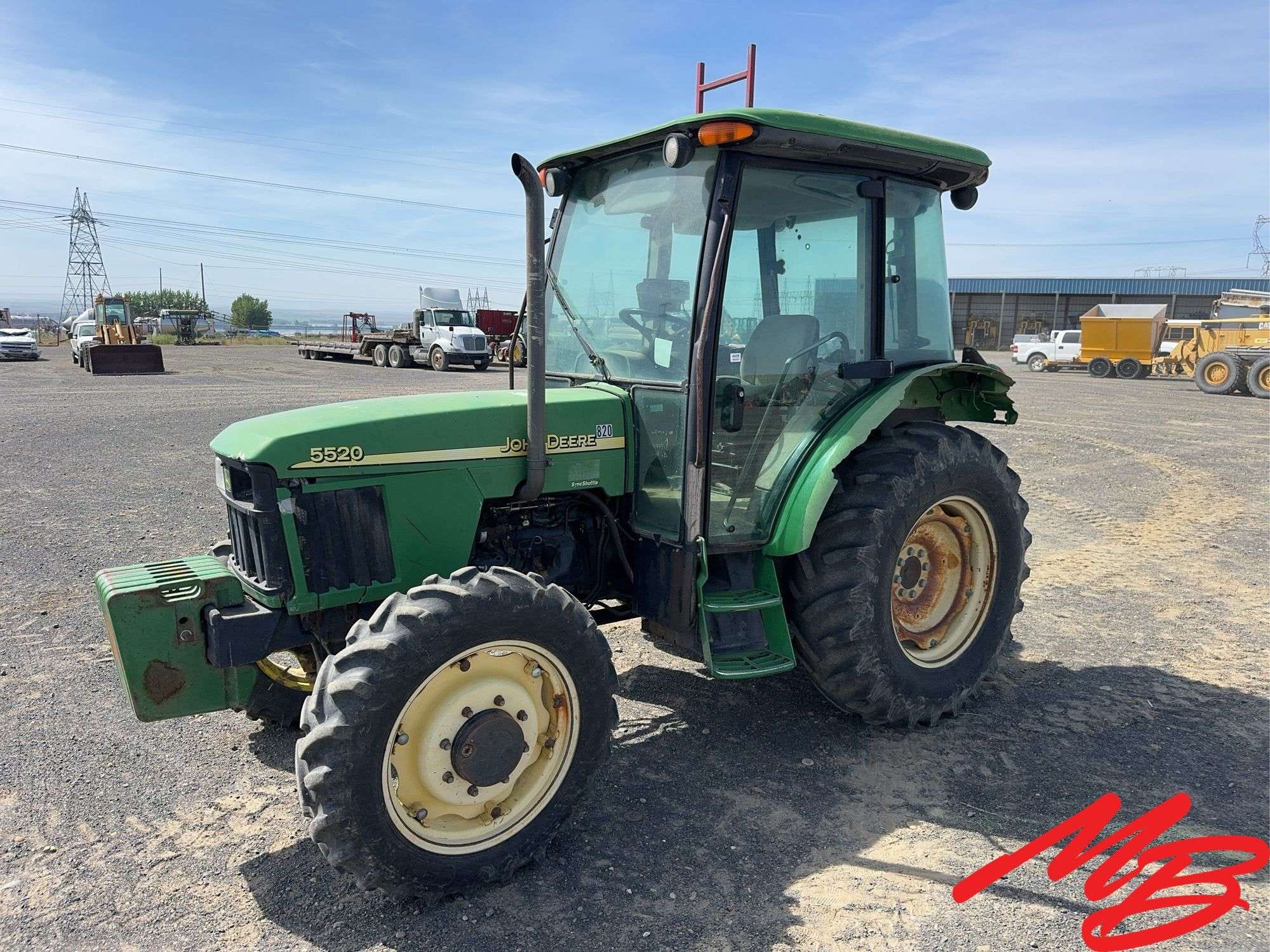 2003 John Deere 5520 Equipment Image0